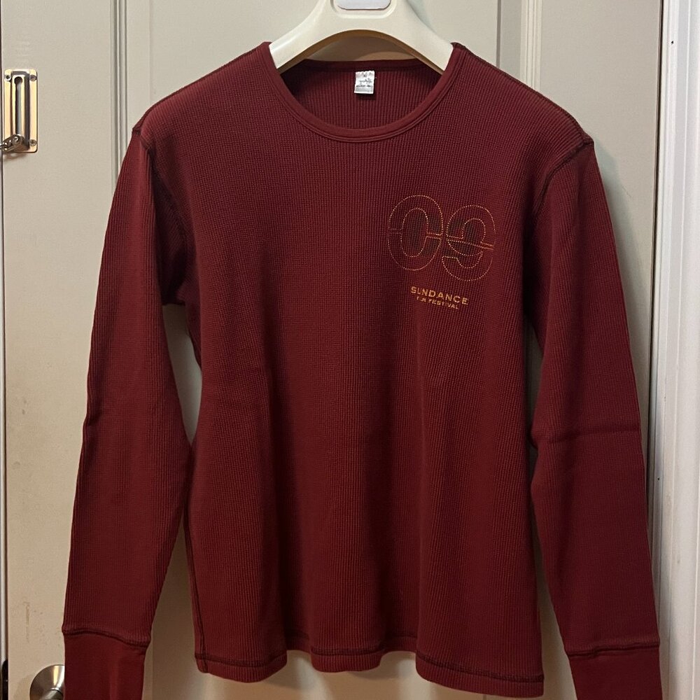 Sundance Men's Size XL 100% Cotton L/S Crew Neck Textured T-Shirt. Rust color.